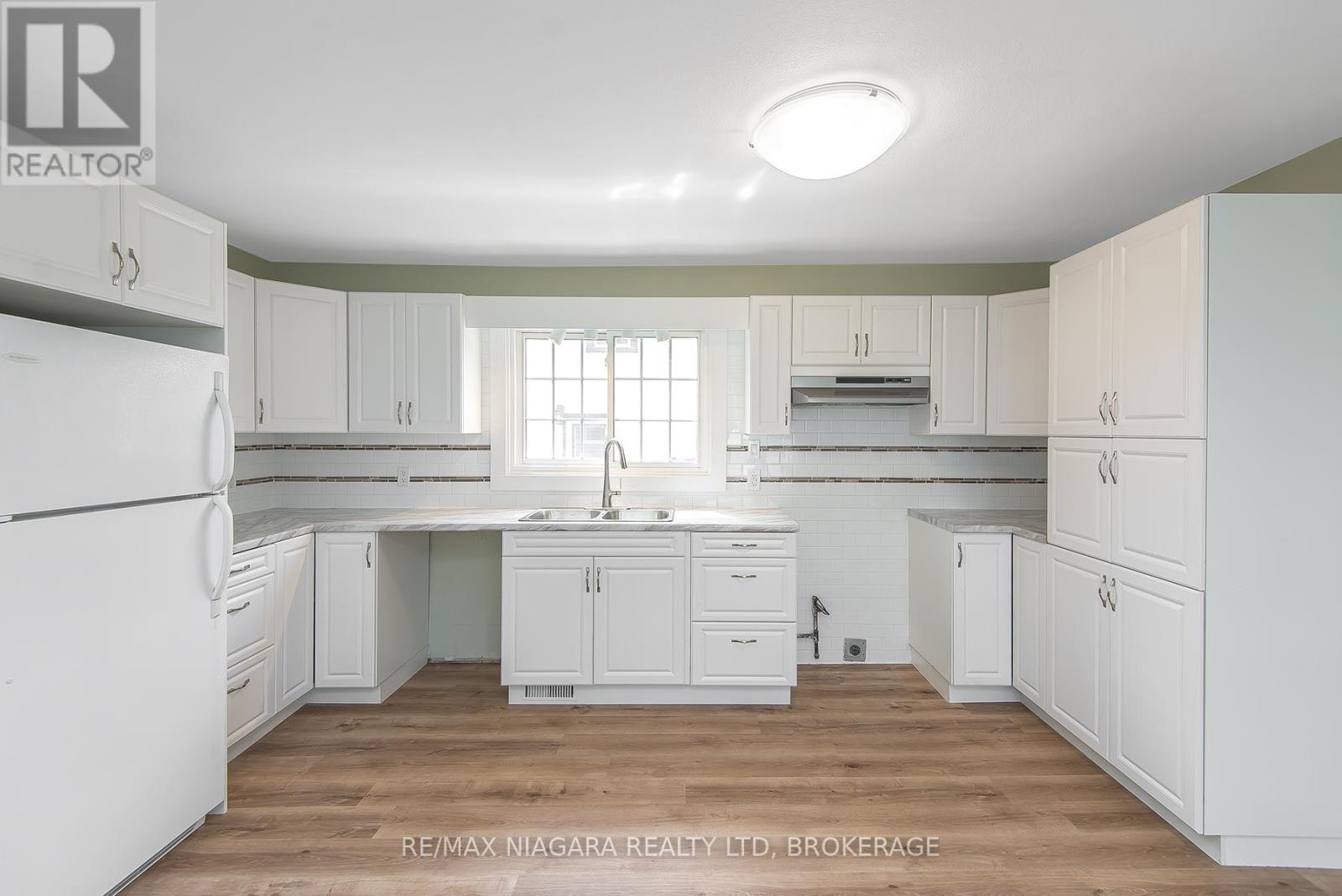 243 North Street N, Fort Erie, Ontario  L2A 3R9 - Photo 11 - X12701192