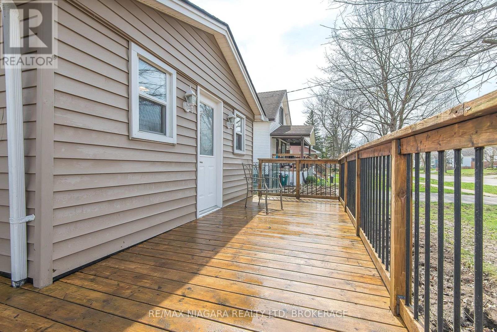 243 North Street N, Fort Erie, Ontario  L2A 3R9 - Photo 5 - X12701192