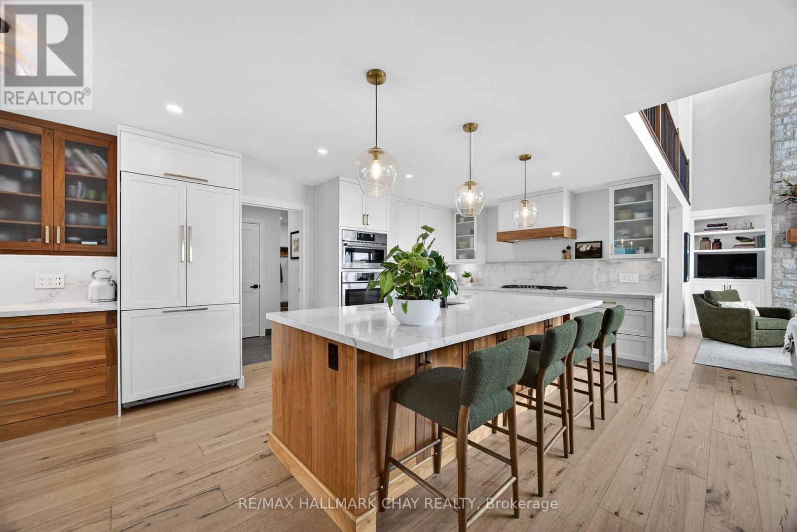 1 Sunnyside Avenue, Oro-Medonte, Ontario  L0L 2E0 - Photo 12 - S12763190