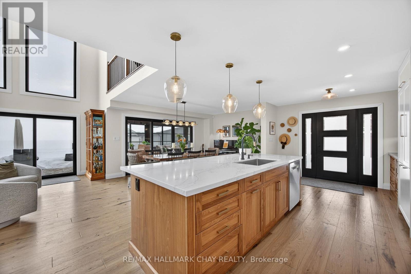 1 Sunnyside Avenue, Oro-Medonte, Ontario  L0L 2E0 - Photo 10 - S12763190