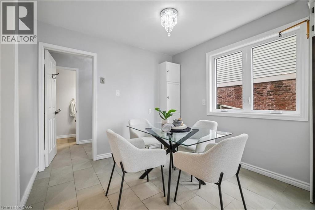 2208 Melissa Crescent, Burlington, Ontario  L7P 4J7 - Photo 15 - 40821093