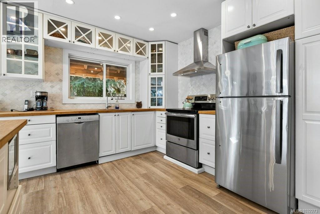 276 Winter Harbour Rd, Winter Harbour, British Columbia  V0N 3L0 - Photo 2 - 1032273