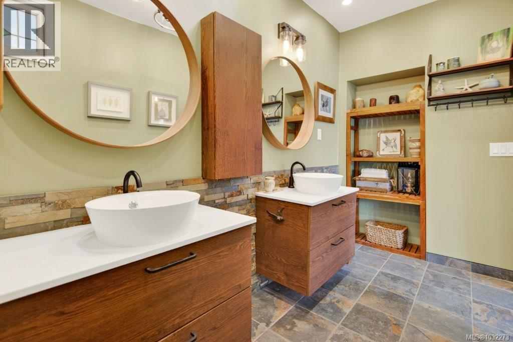 276 Winter Harbour Rd, Winter Harbour, British Columbia  V0N 3L0 - Photo 47 - 1032273