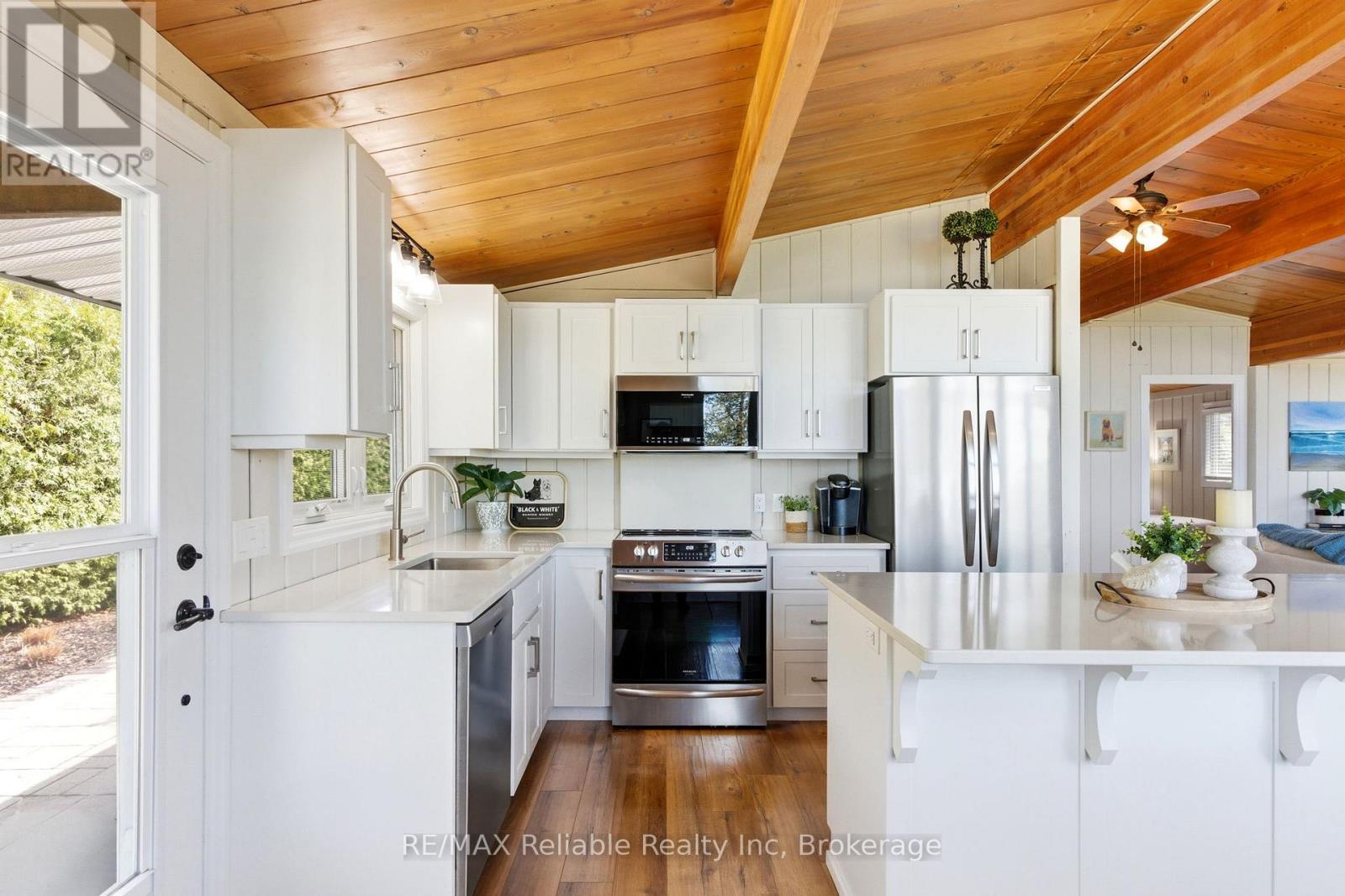 74207 Homestead Hts Drive, Bluewater, Ontario  N0M 1G0 - Photo 4 - X13016066