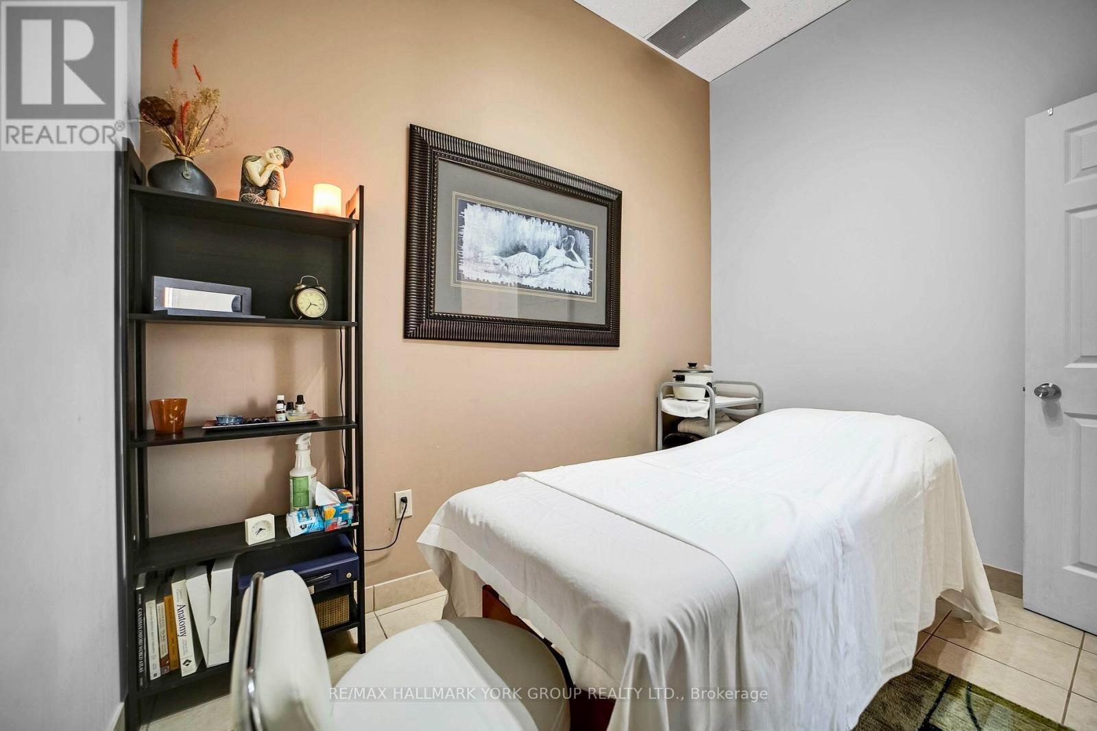 A17 - 2012 Sheppard Avenue E, Toronto, Ontario  M2J 5B3 - Photo 16 - C13016052