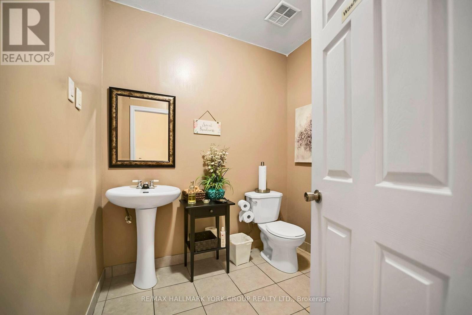 A17 - 2012 Sheppard Avenue E, Toronto, Ontario  M2J 5B3 - Photo 21 - C13016052