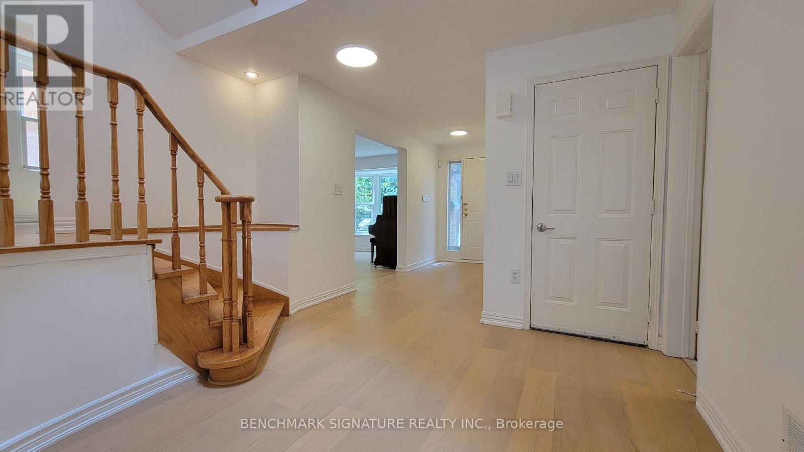 35 Wintermute Boulevard, Toronto, Ontario  M1W 3M5 - Photo 8 - E13016046