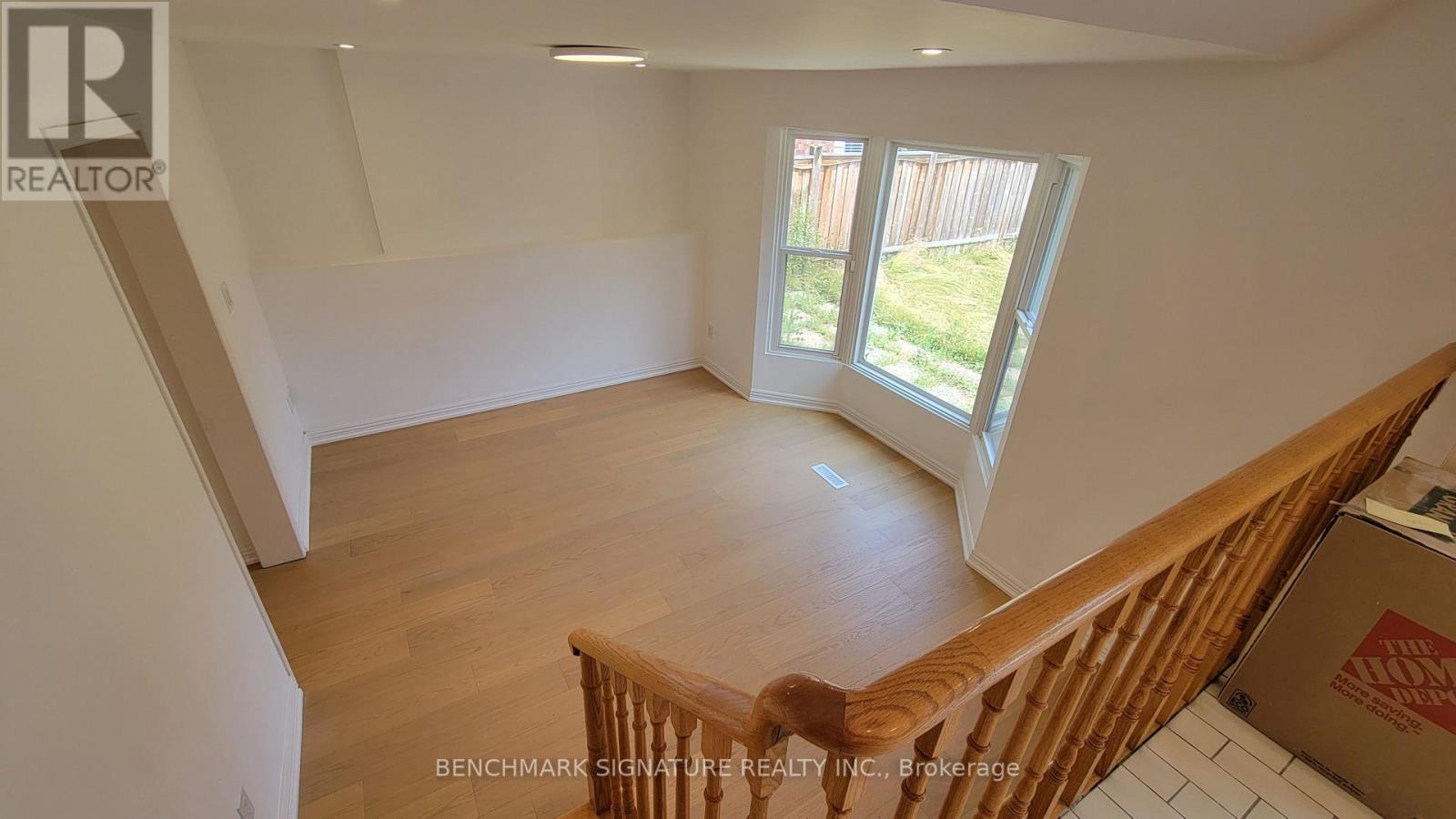 35 Wintermute Boulevard, Toronto, Ontario  M1W 3M5 - Photo 9 - E13016046