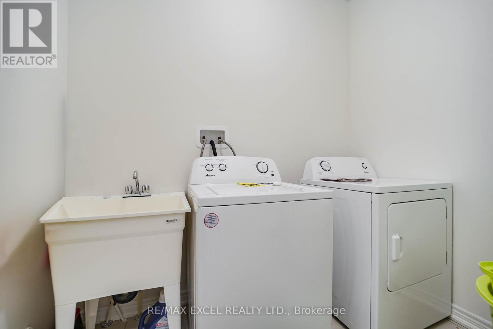 1281 Winding Woods Trail, Pickering, Ontario  L1X 0R9 - Photo 38 - E13016146