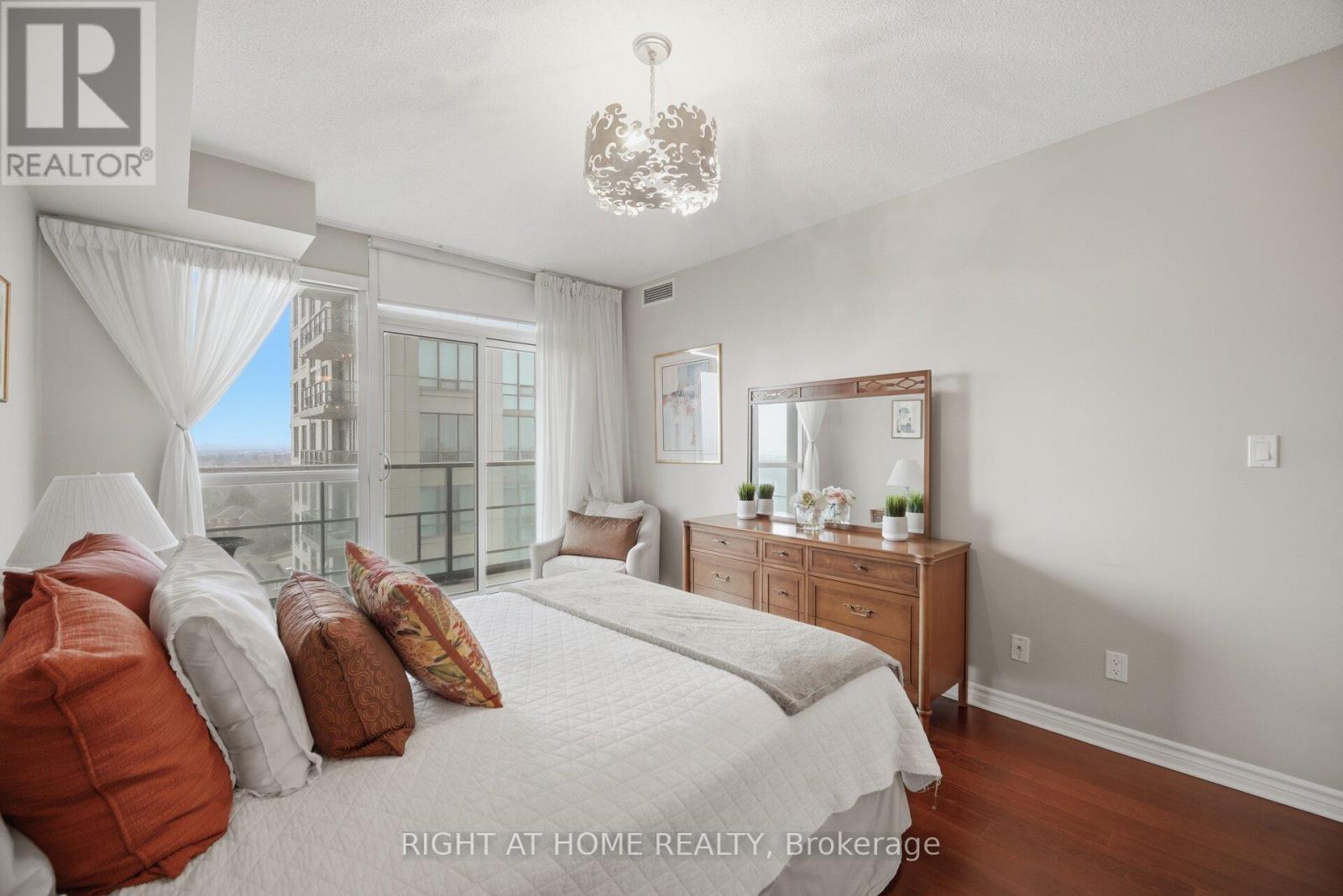 1010 - 88 Promenade Circle, Vaughan, Ontario  L4J 9A4 - Photo 32 - N13014662