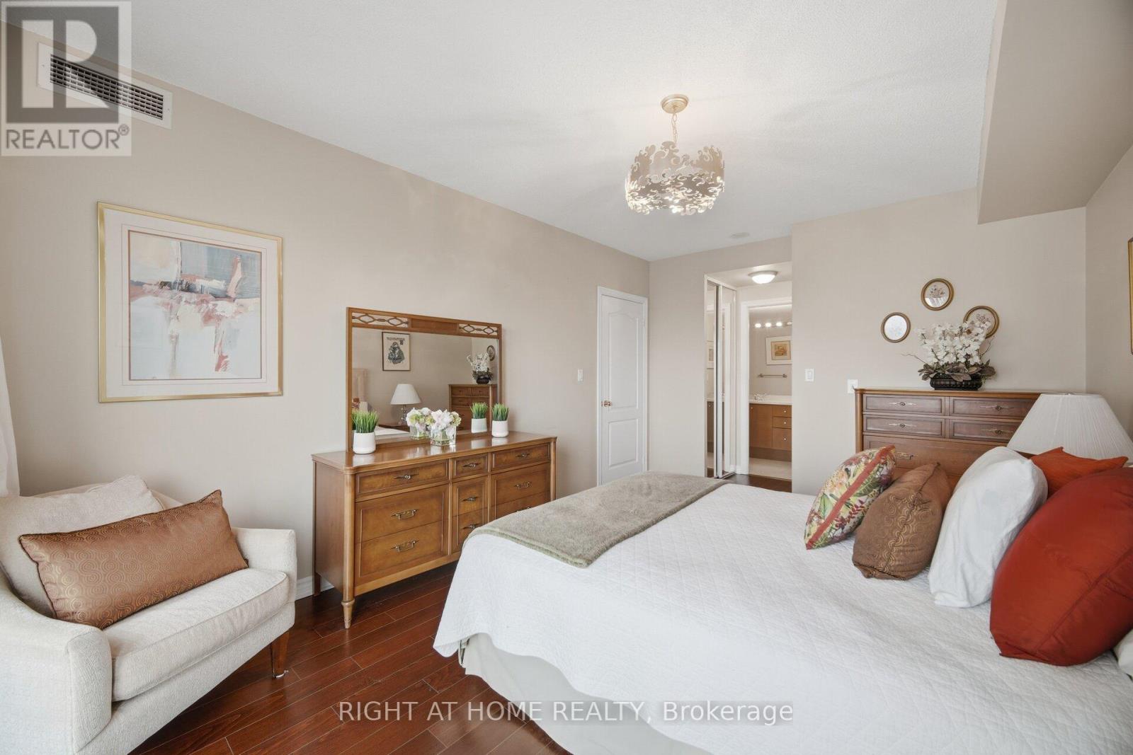 1010 - 88 Promenade Circle, Vaughan, Ontario  L4J 9A4 - Photo 33 - N13014662