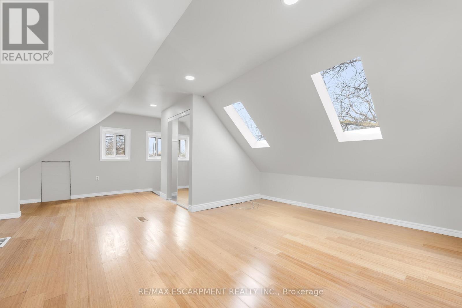 180 Mead Avenue, Hamilton, Ontario  L8H 3V1 - Photo 16 - X13013366