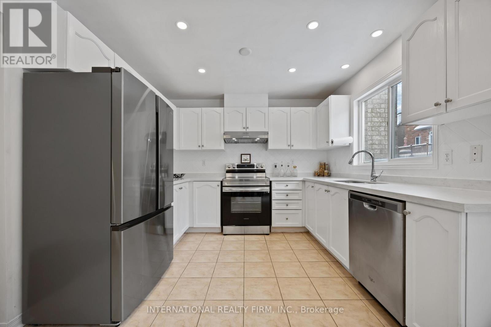 340 Flagstone Way, Newmarket, Ontario  L3X 2R8 - Photo 15 - N13016034