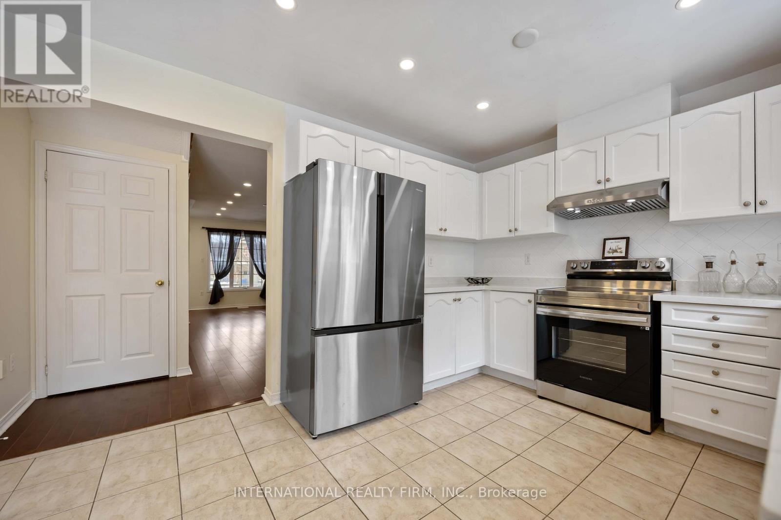 340 Flagstone Way, Newmarket, Ontario  L3X 2R8 - Photo 18 - N13016034