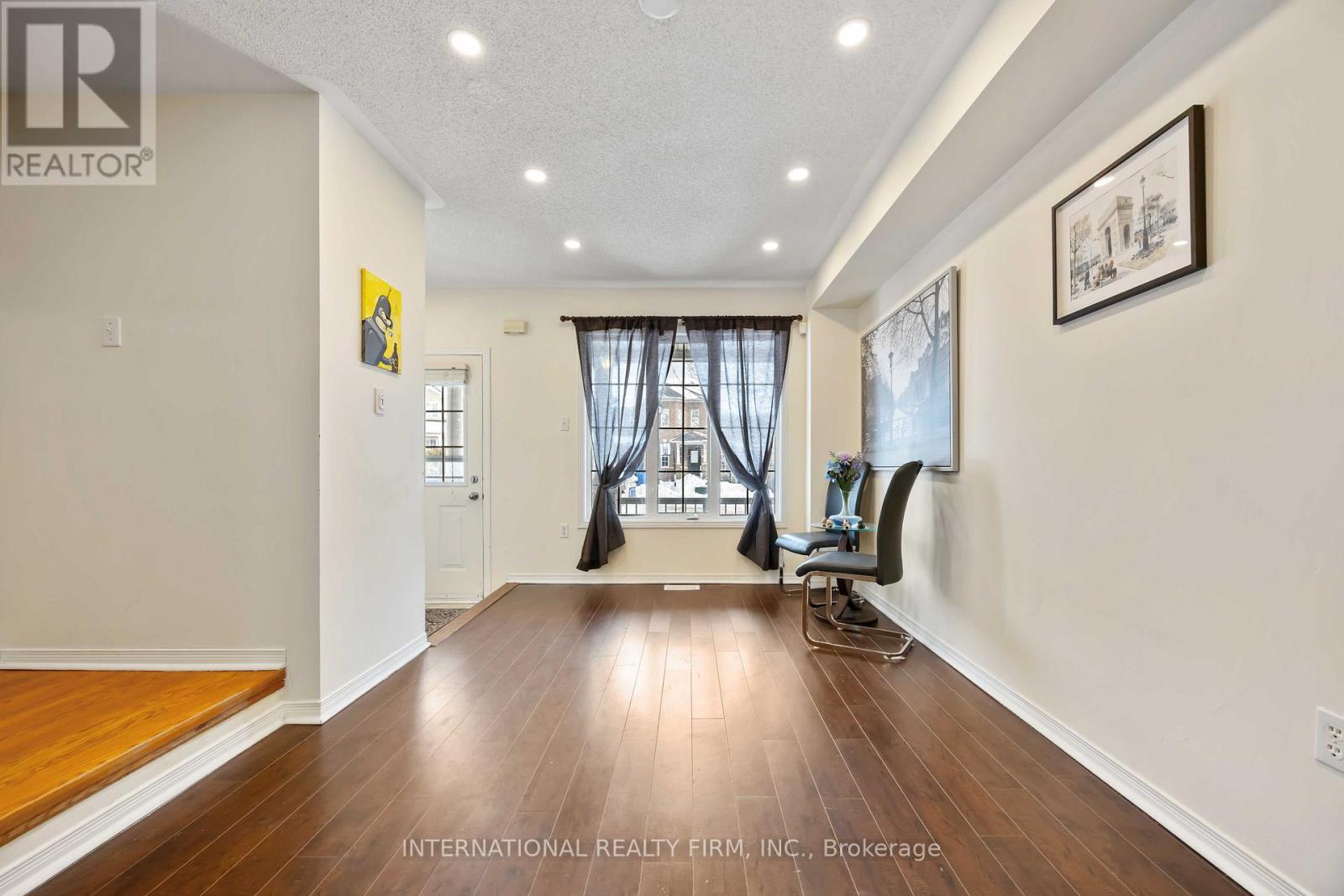 340 Flagstone Way, Newmarket, Ontario  L3X 2R8 - Photo 7 - N13016034