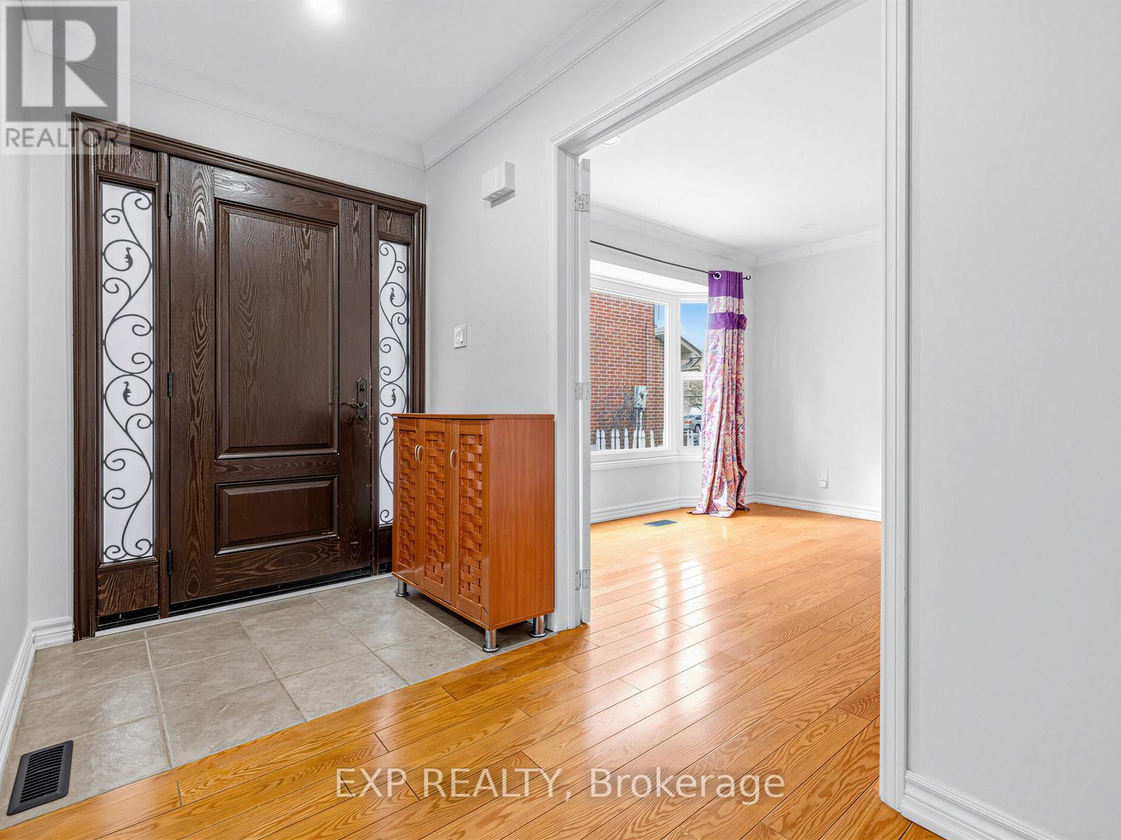 125 Green Bush Crescent, Vaughan, Ontario  L4J 5M3 - Photo 4 - N13016096