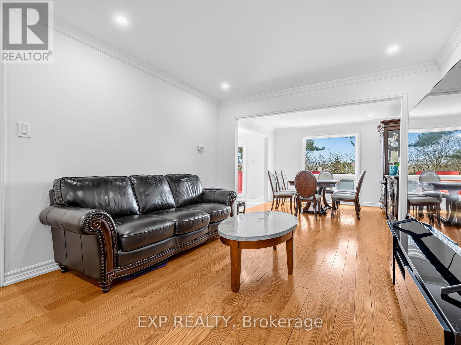 125 Green Bush Crescent, Vaughan, Ontario  L4J 5M3 - Photo 8 - N13016096