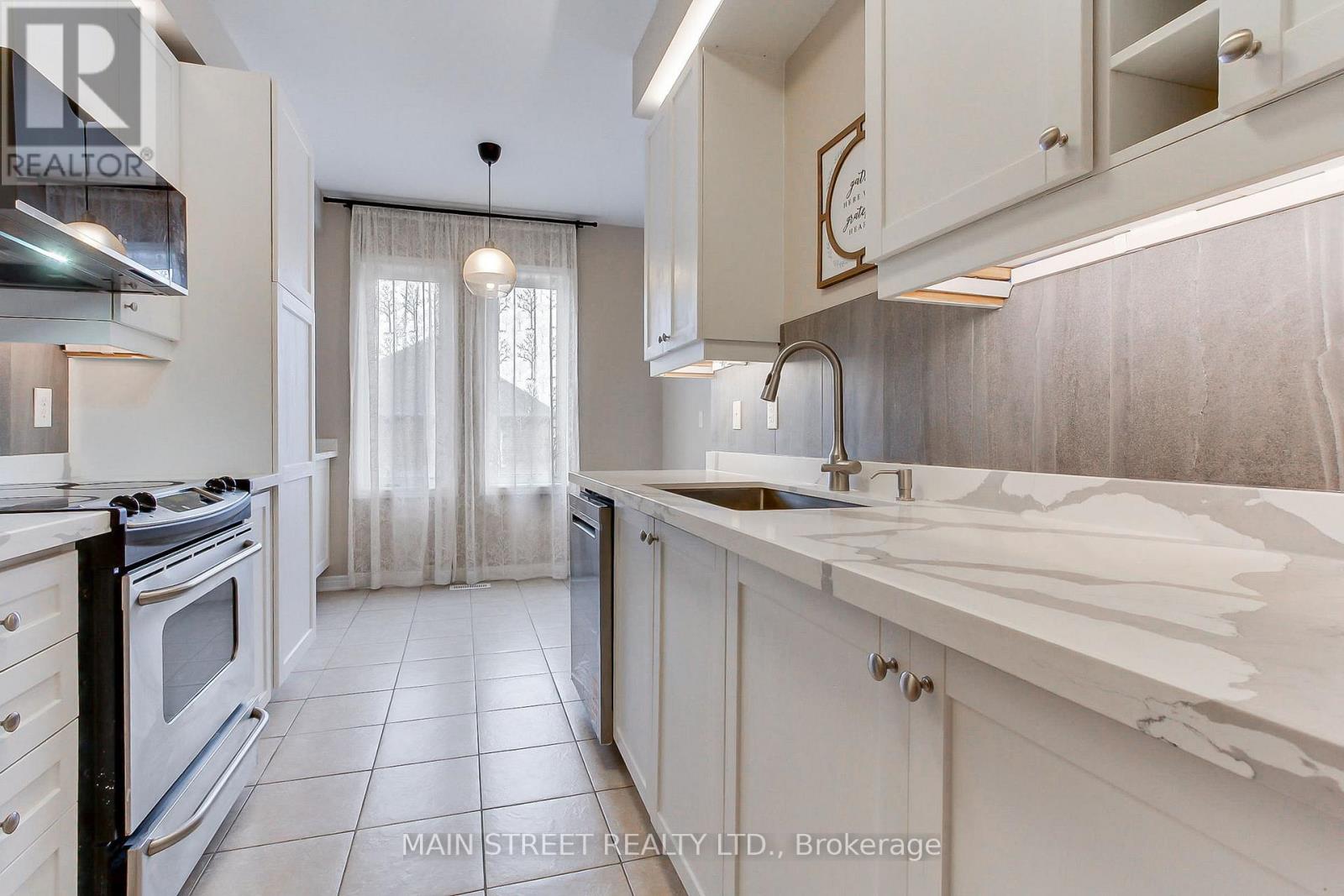 42 Courtland Crescent, Newmarket, Ontario  L9N 0A9 - Photo 11 - N13016102