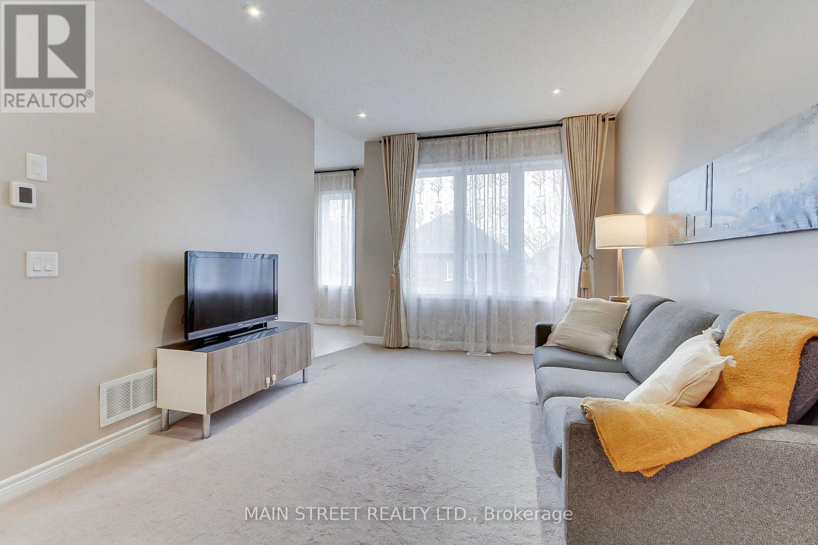 42 Courtland Crescent, Newmarket, Ontario  L9N 0A9 - Photo 13 - N13016102