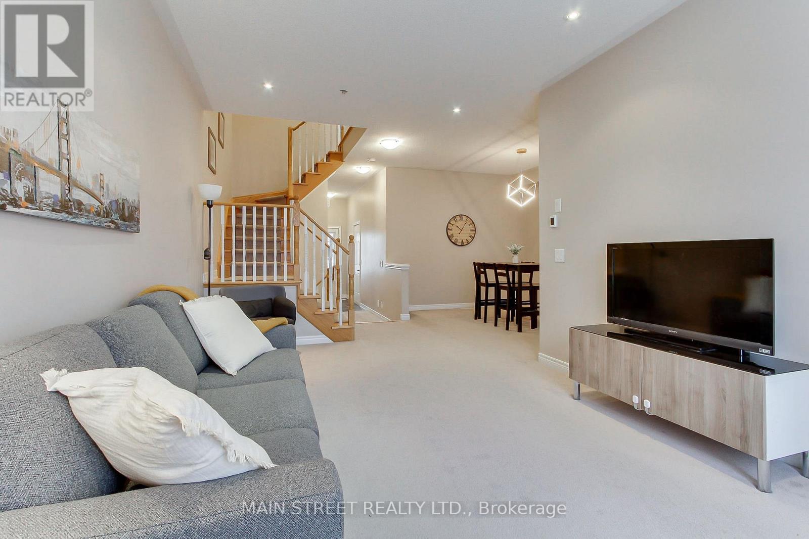 42 Courtland Crescent, Newmarket, Ontario  L9N 0A9 - Photo 15 - N13016102