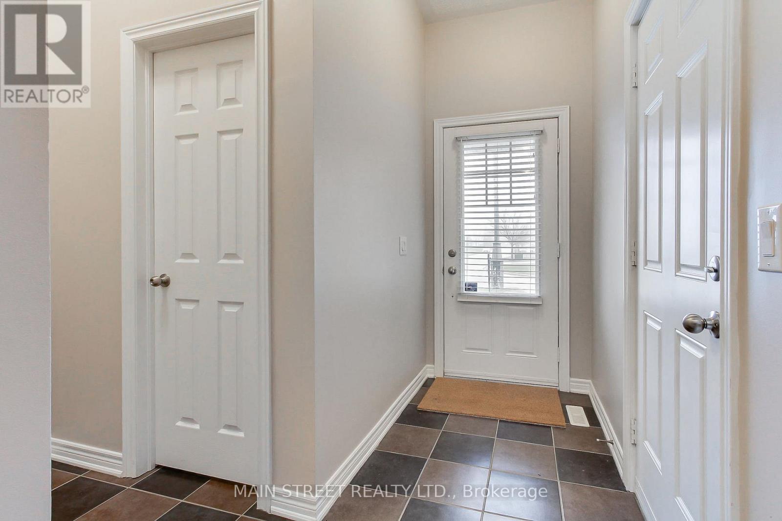 42 Courtland Crescent, Newmarket, Ontario  L9N 0A9 - Photo 2 - N13016102