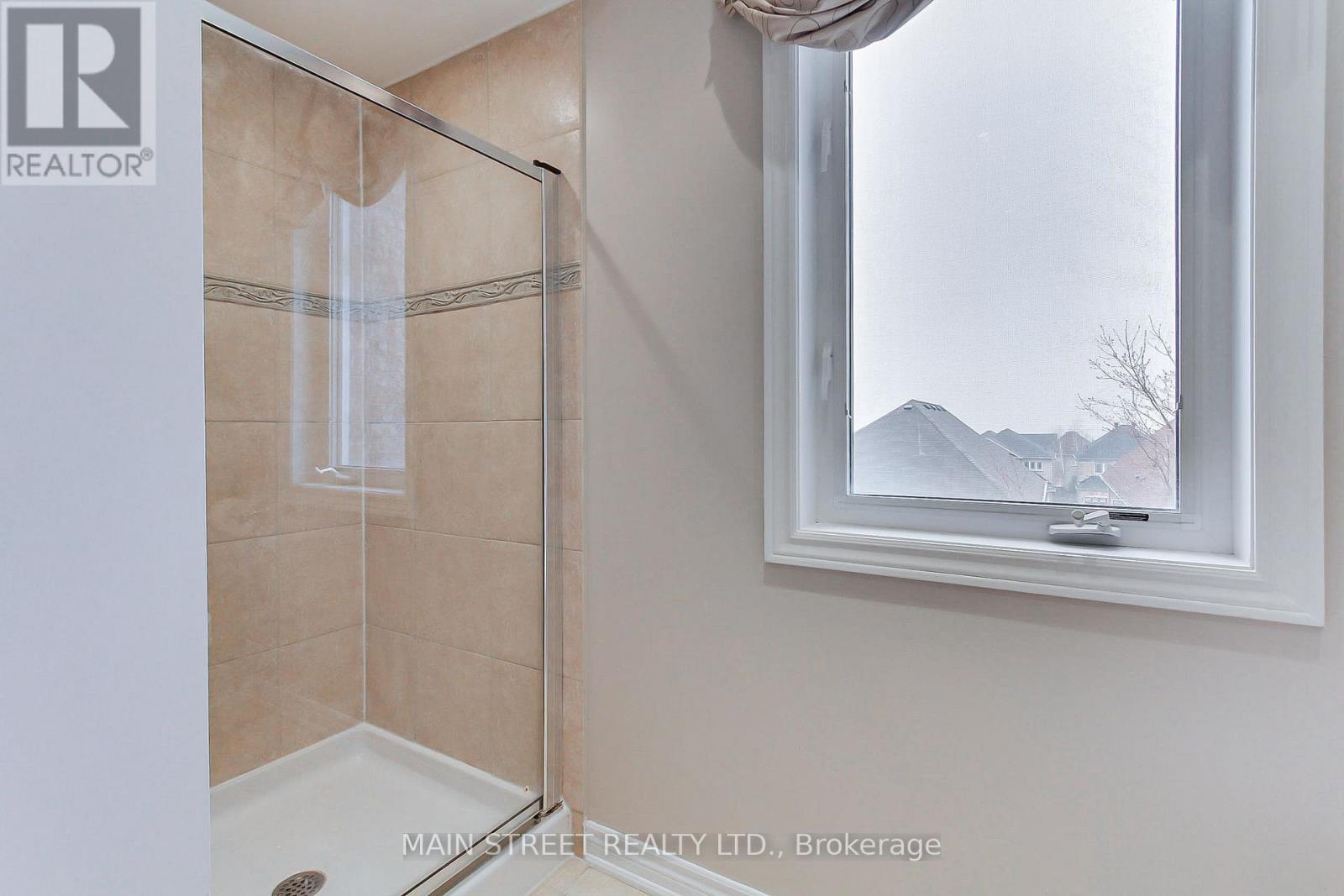 42 Courtland Crescent, Newmarket, Ontario  L9N 0A9 - Photo 22 - N13016102