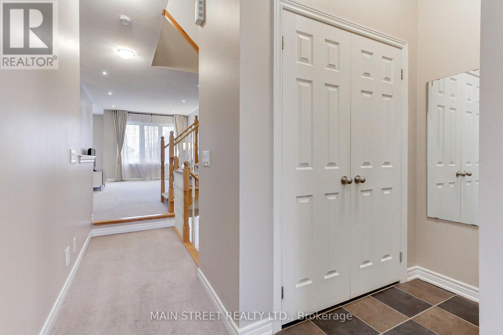 42 Courtland Crescent, Newmarket, Ontario  L9N 0A9 - Photo 3 - N13016102