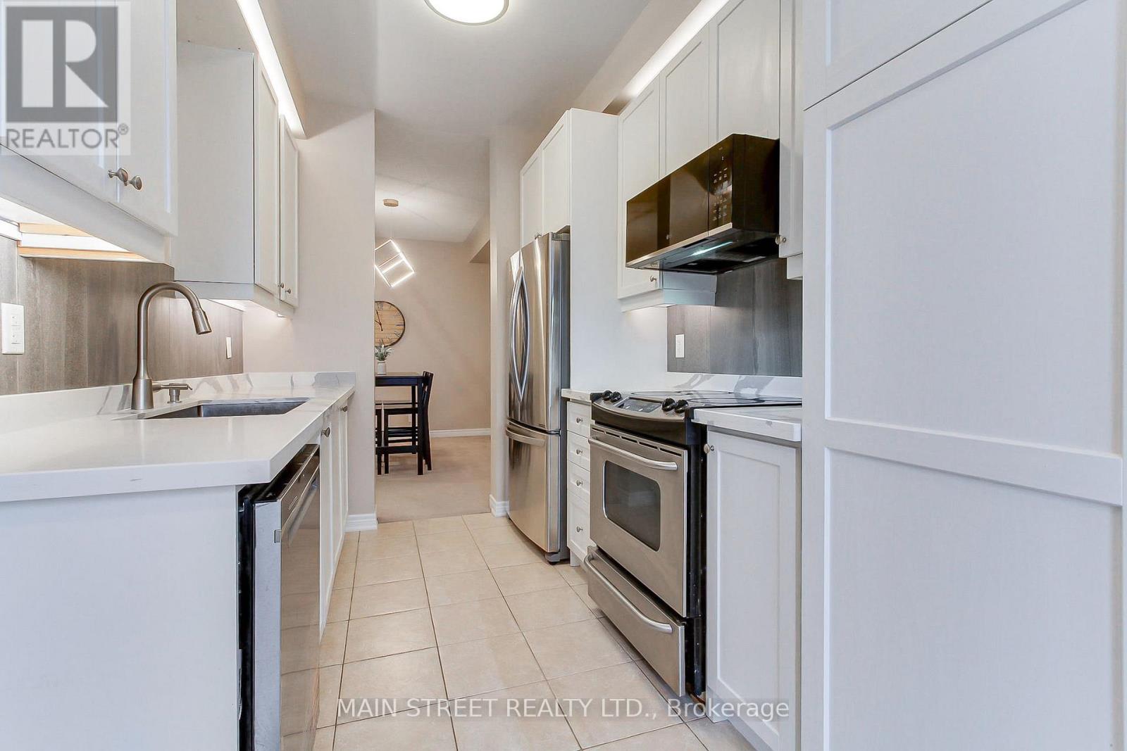 42 Courtland Crescent, Newmarket, Ontario  L9N 0A9 - Photo 8 - N13016102