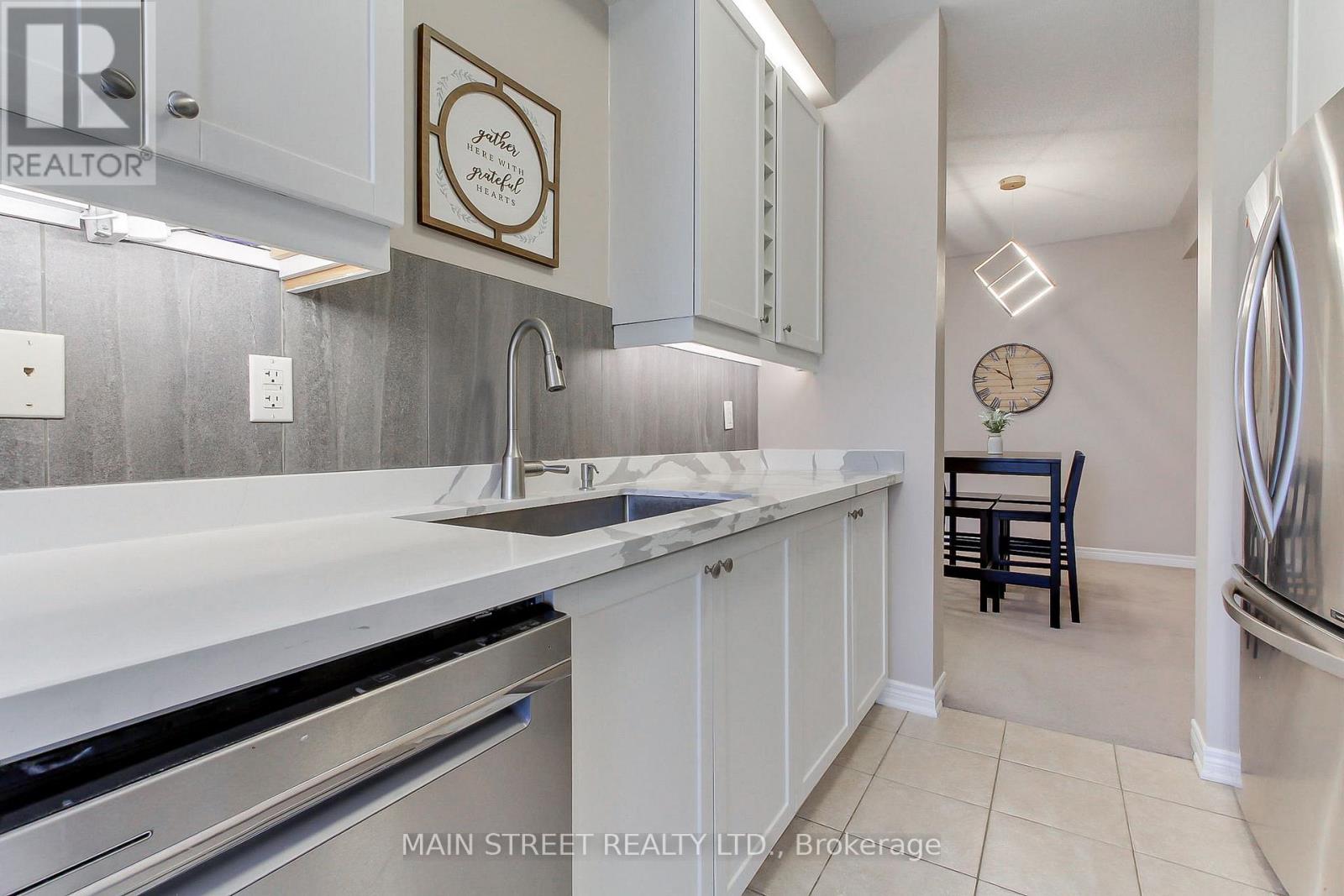 42 Courtland Crescent, Newmarket, Ontario  L9N 0A9 - Photo 9 - N13016102