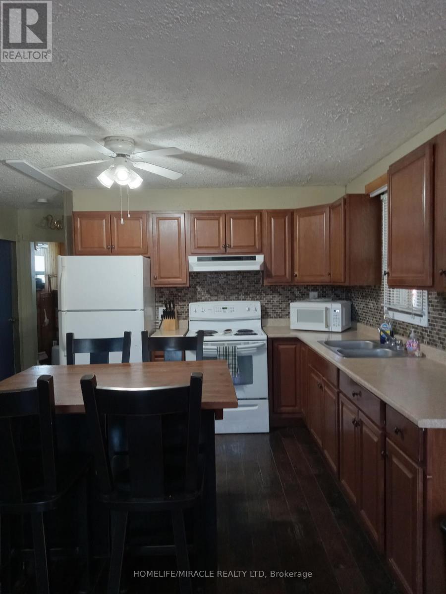 2 Della Street, Georgina, Ontario  L0E 1R0 - Photo 14 - N13016138