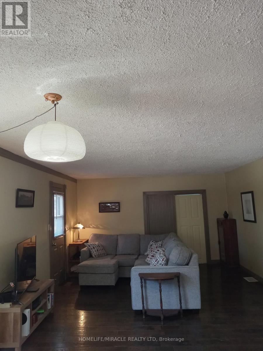 2 Della Street, Georgina, Ontario  L0E 1R0 - Photo 16 - N13016138