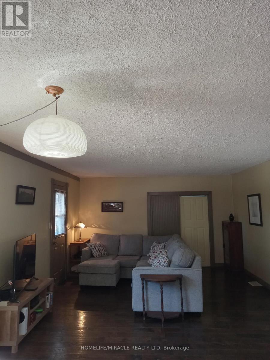 2 Della Street, Georgina, Ontario  L0E 1R0 - Photo 17 - N13016138