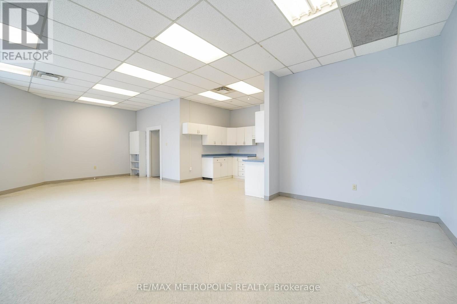 1 - 21 Essa Road, Barrie, Ontario  L4N 3K4 - Photo 10 - S13016092