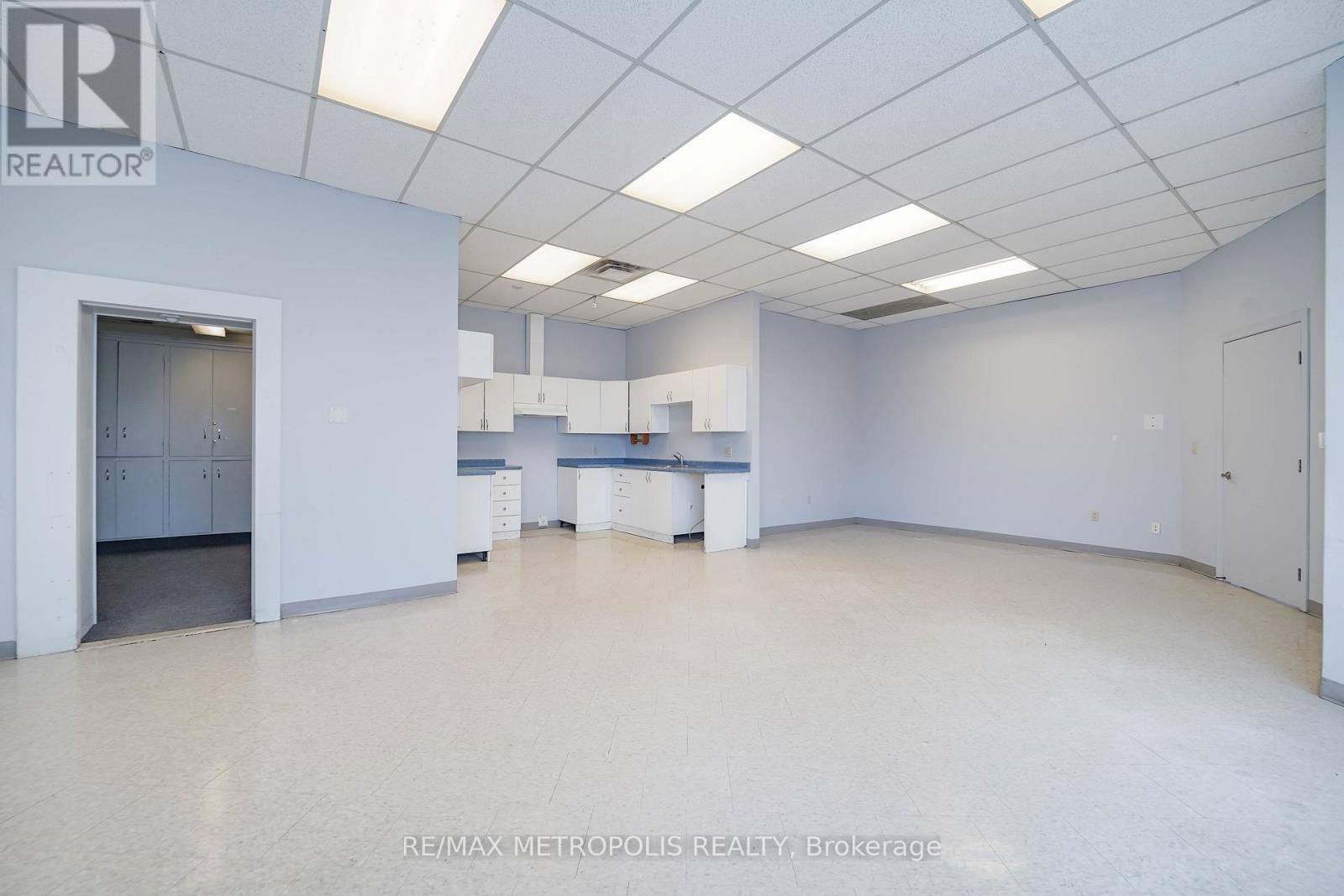 1 - 21 Essa Road, Barrie, Ontario  L4N 3K4 - Photo 14 - S13016092