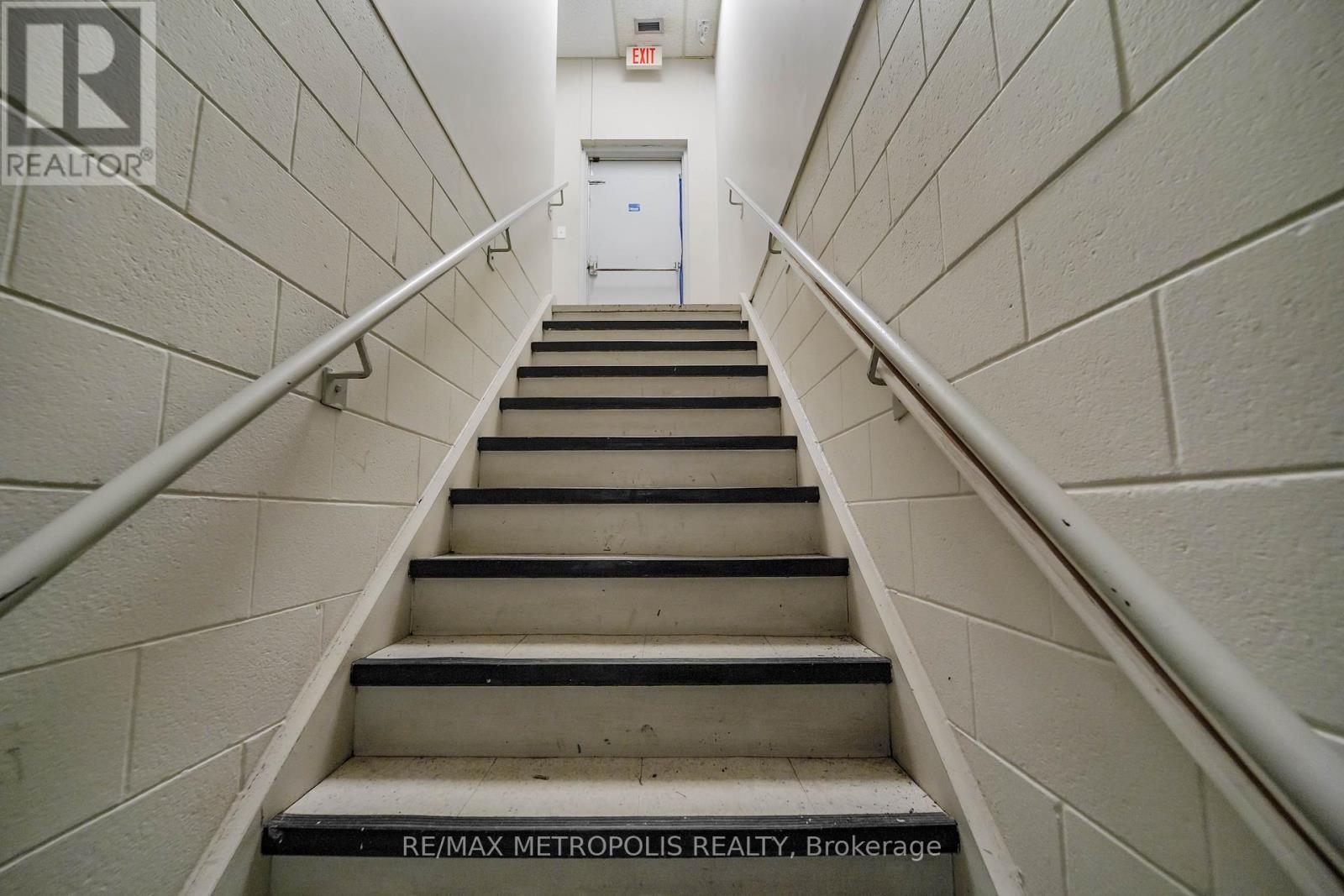 1 - 21 Essa Road, Barrie, Ontario  L4N 3K4 - Photo 37 - S13016092