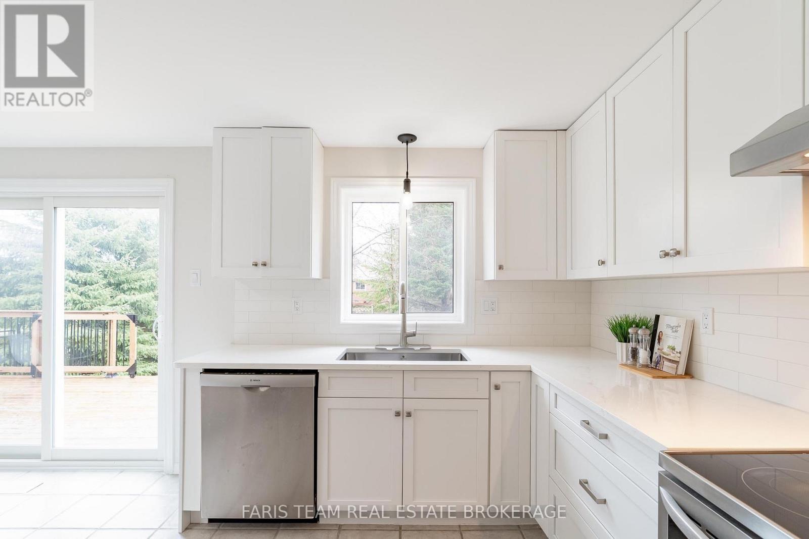 409 Anne Street N, Barrie, Ontario  L4N 7A4 - Photo 7 - S13016140