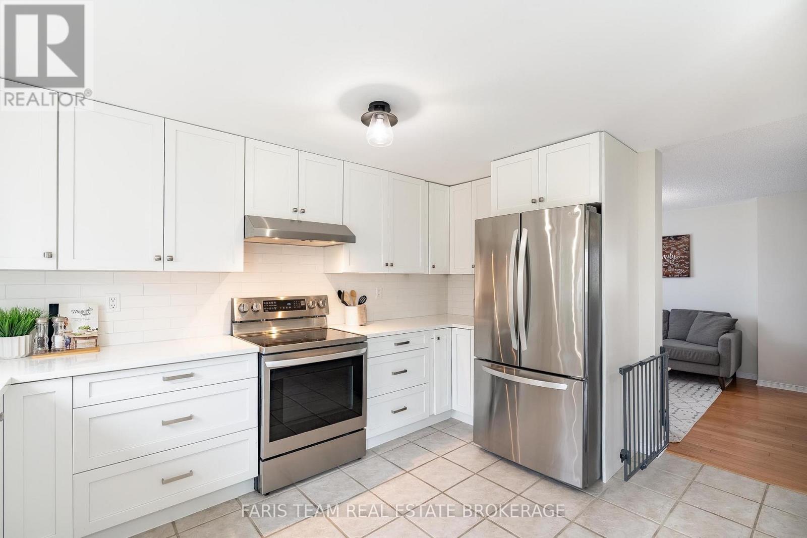 409 Anne Street N, Barrie, Ontario  L4N 7A4 - Photo 9 - S13016140