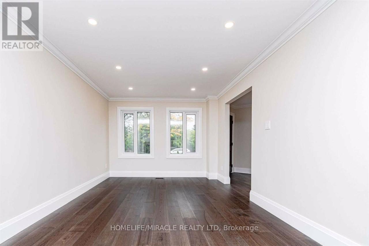 40 Leatherhead Court, Brampton, Ontario  L6S 5E7 - Photo 4 - W13016040