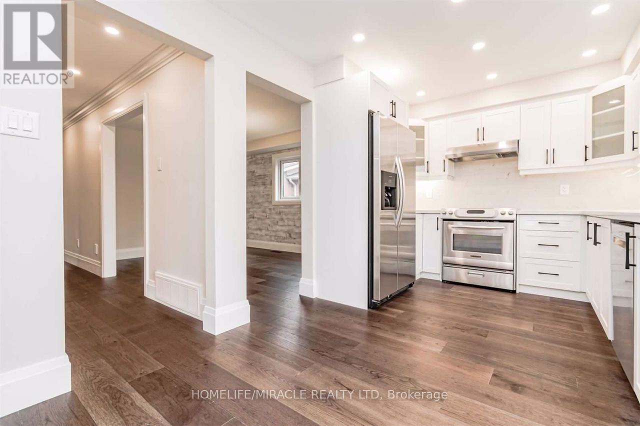 40 Leatherhead Court, Brampton, Ontario  L6S 5E7 - Photo 8 - W13016040