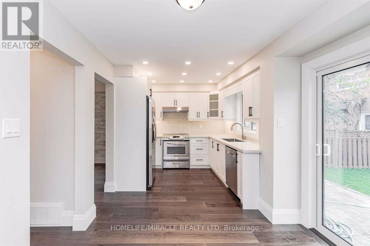 40 Leatherhead Court, Brampton, Ontario  L6S 5E7 - Photo 9 - W13016040