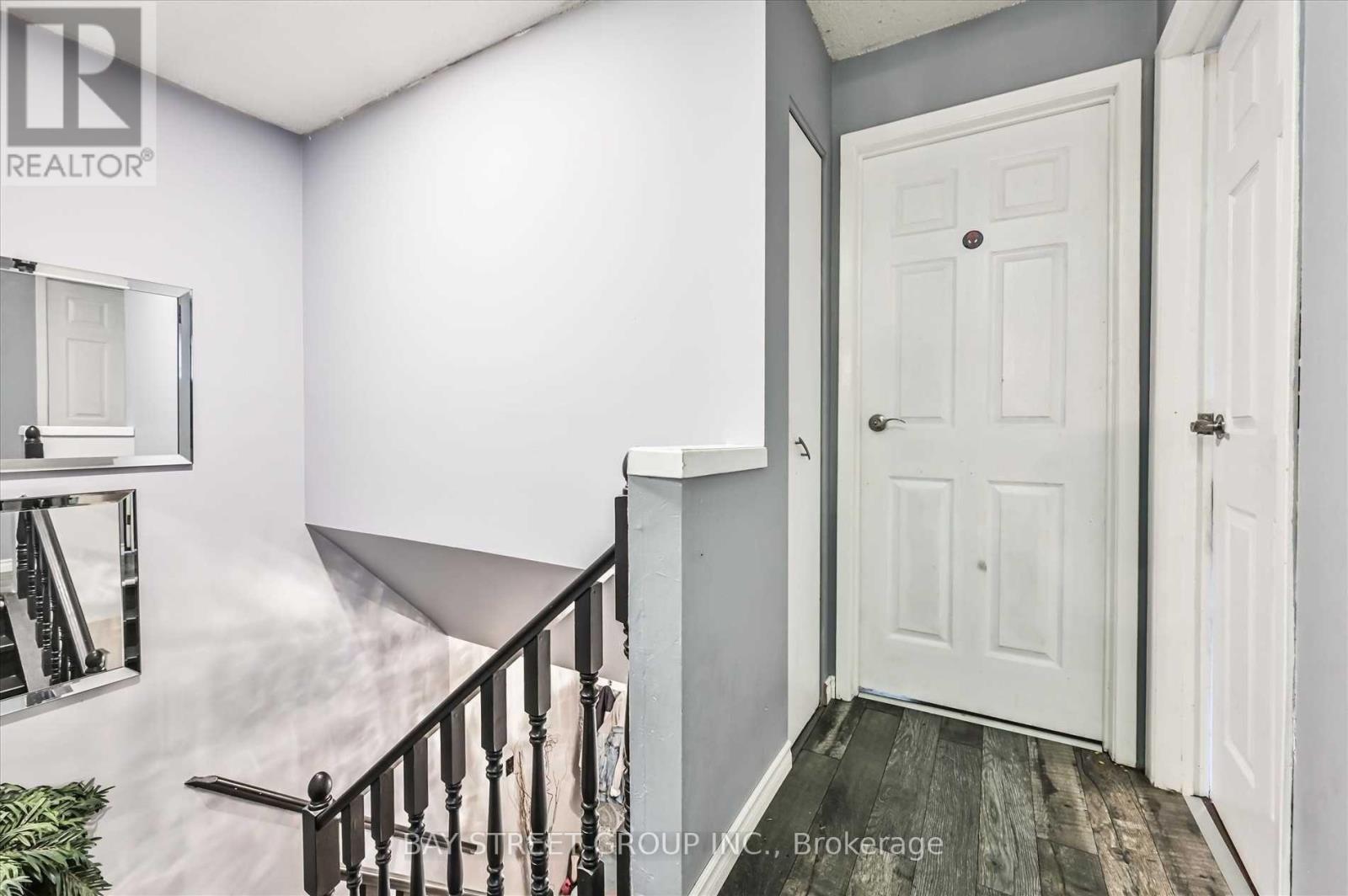 39 Barrington Crescent, Brampton, Ontario  L6Z 1N2 - Photo 11 - W13016044