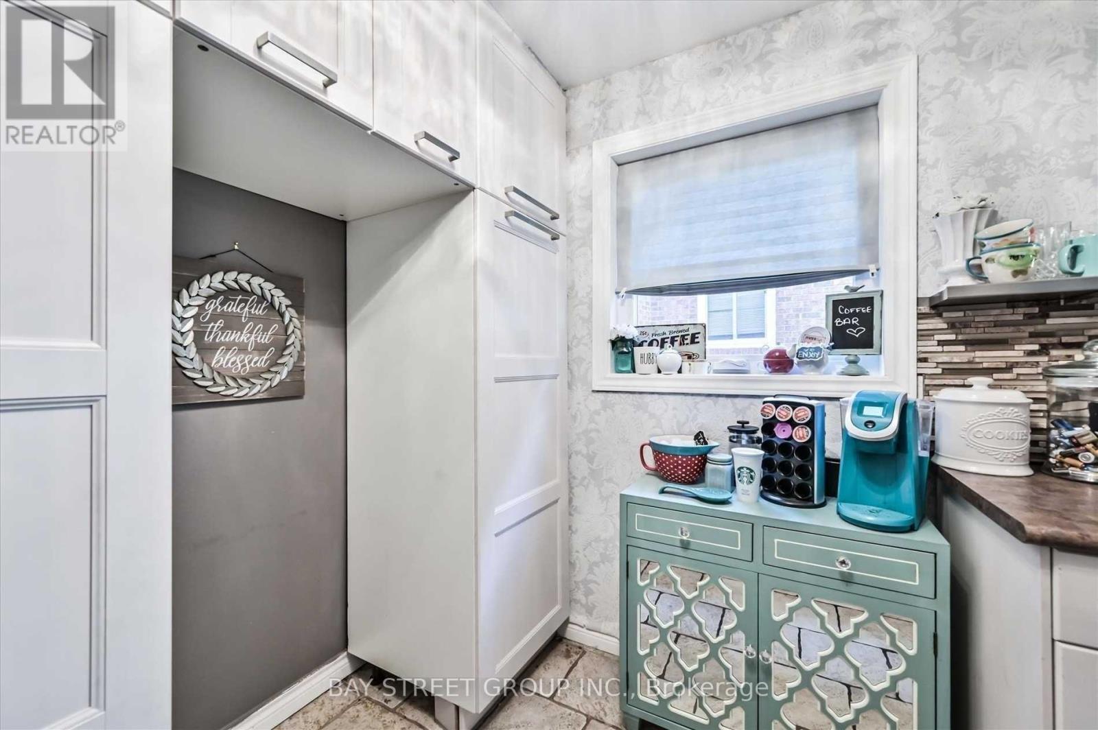 39 Barrington Crescent, Brampton, Ontario  L6Z 1N2 - Photo 9 - W13016044