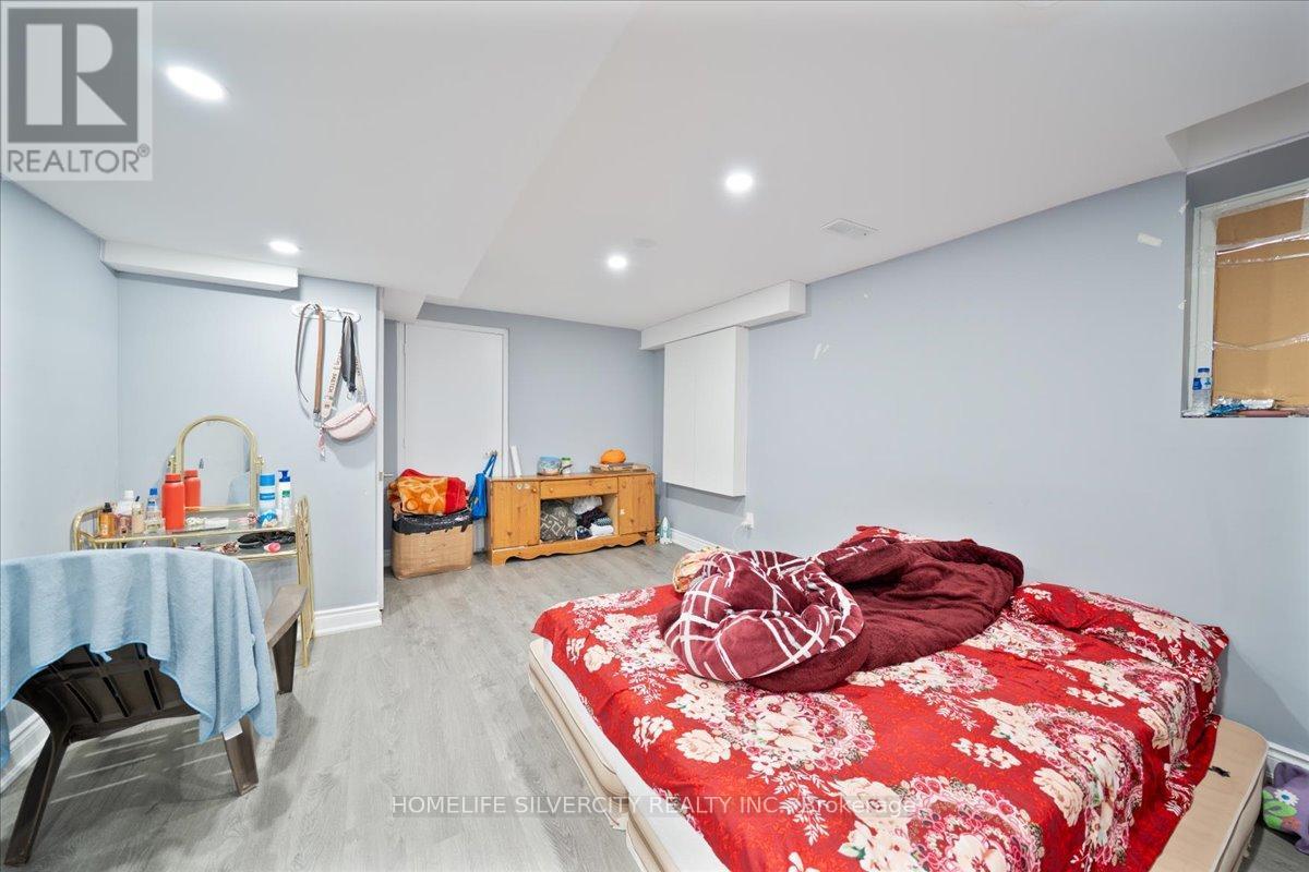 6 Bentgrass Lane, Brampton, Ontario  L7A 3K2 - Photo 37 - W13016086