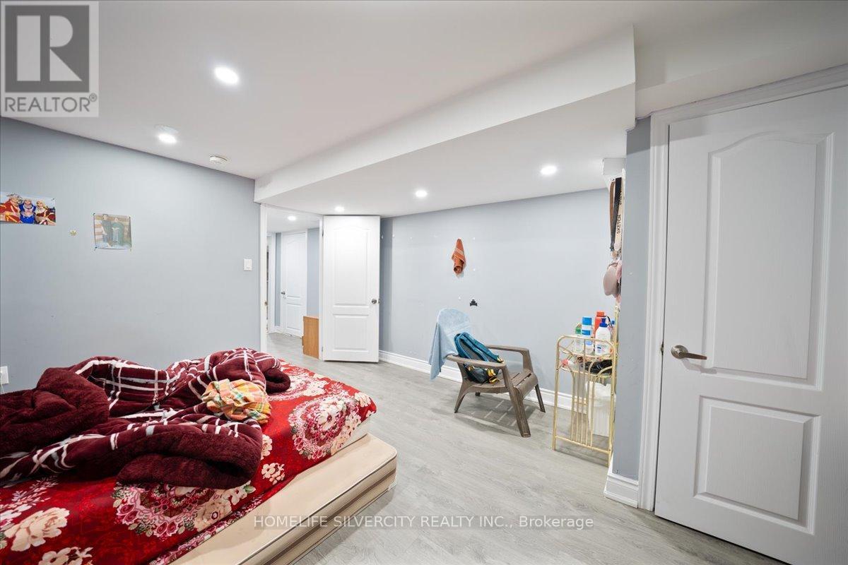 6 Bentgrass Lane, Brampton, Ontario  L7A 3K2 - Photo 38 - W13016086