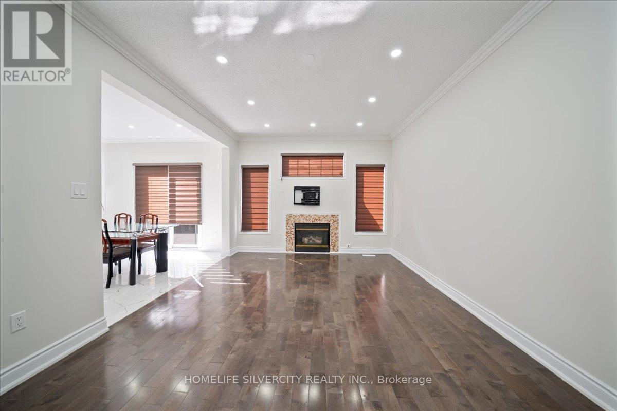 6 Bentgrass Lane, Brampton, Ontario  L7A 3K2 - Photo 9 - W13016086