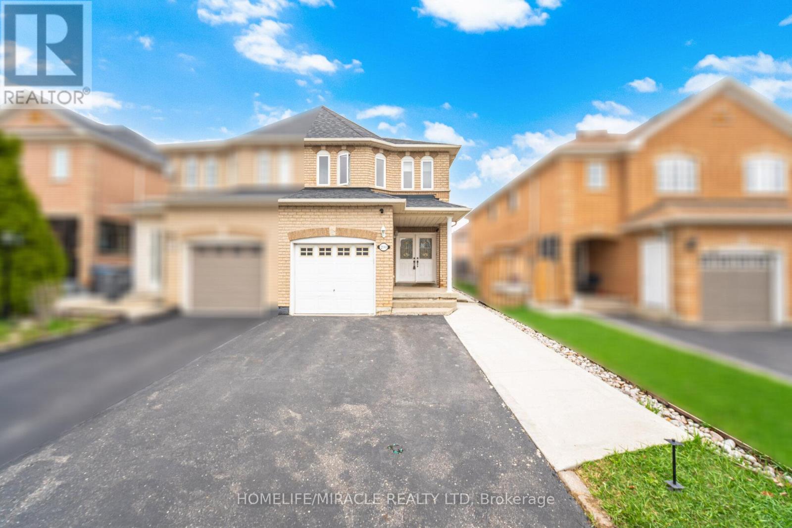 200 Tiller Trail, Brampton, Ontario  L6X 4T1 - Photo 3 - W13016094