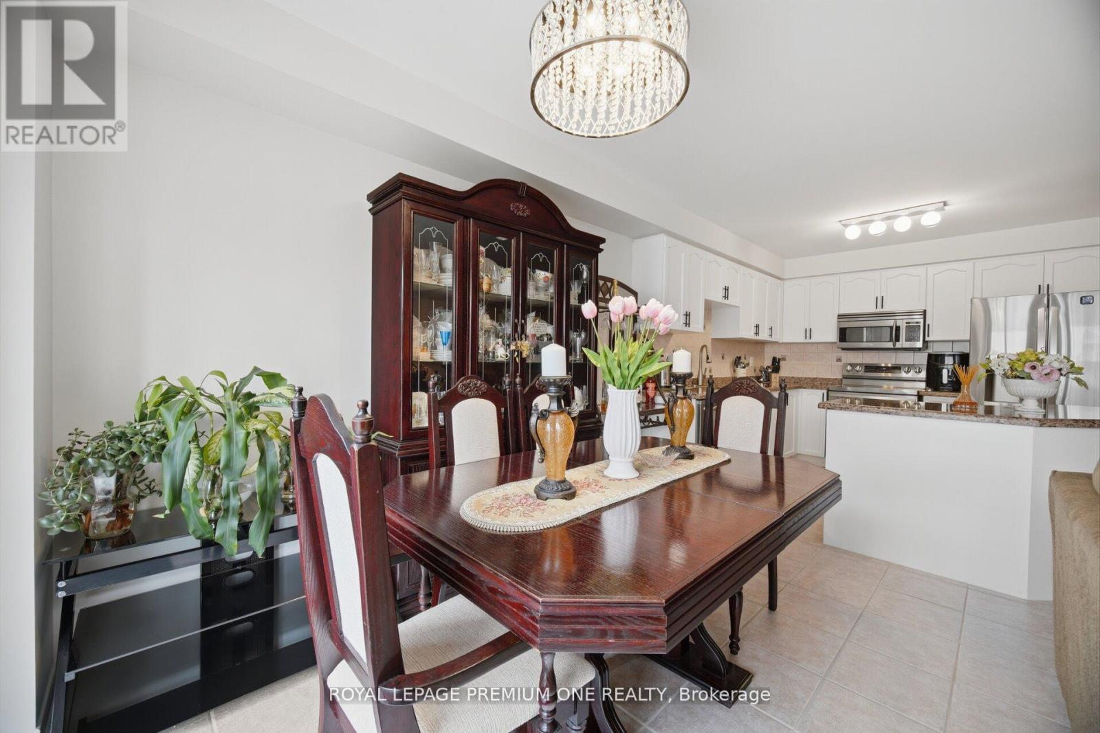 64 Mare Crescent, Toronto, Ontario  M9W 7E7 - Photo 11 - W13016106