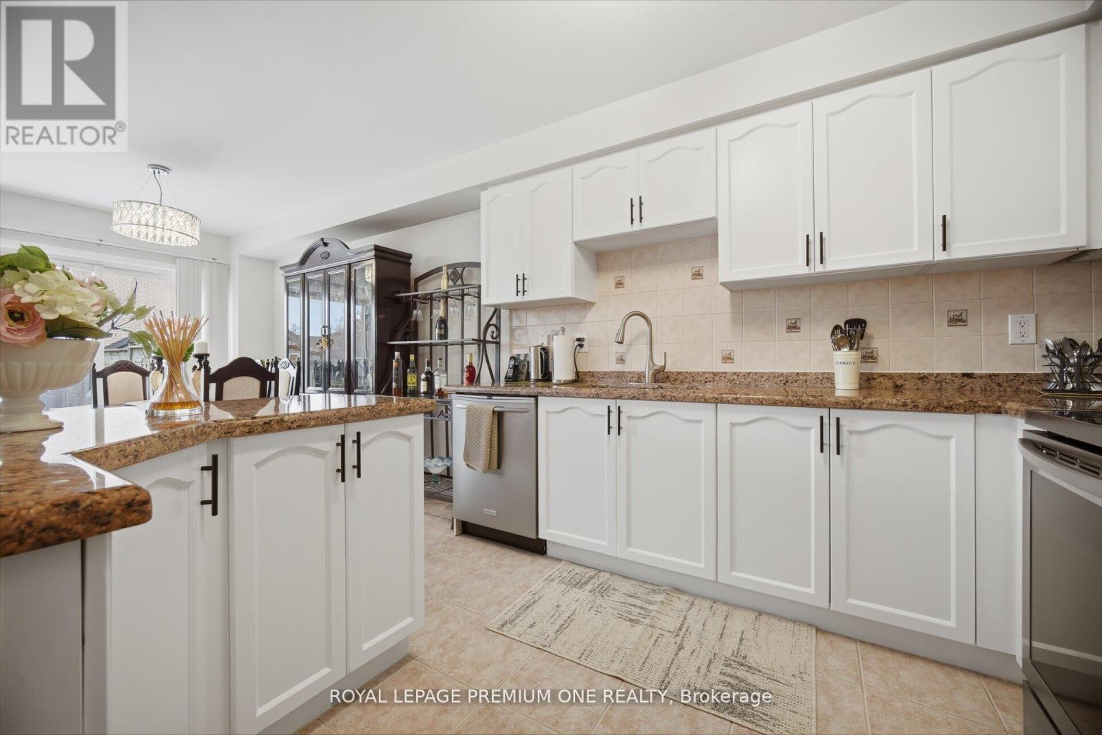 64 Mare Crescent, Toronto, Ontario  M9W 7E7 - Photo 13 - W13016106