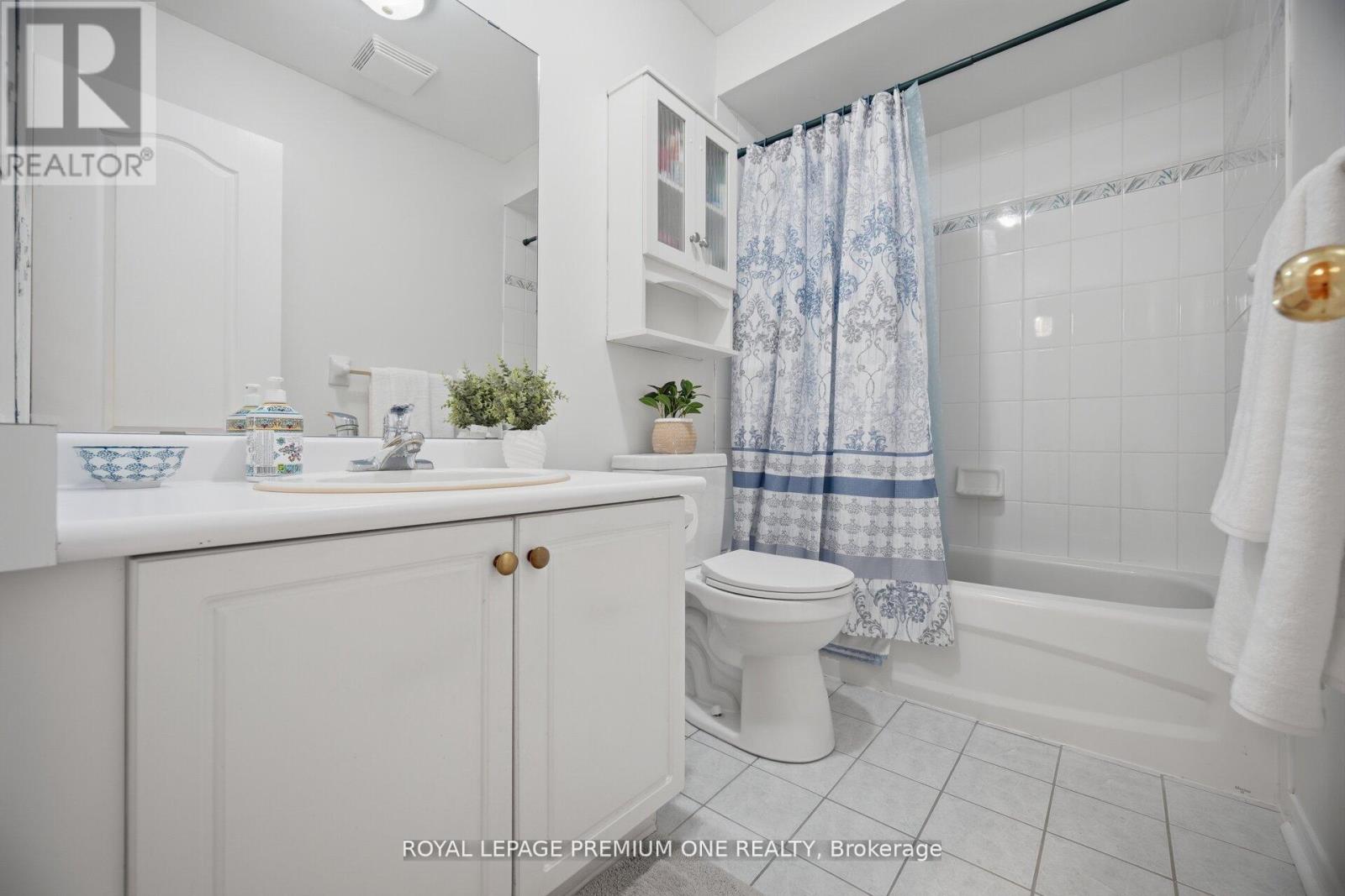 64 Mare Crescent, Toronto, Ontario  M9W 7E7 - Photo 33 - W13016106