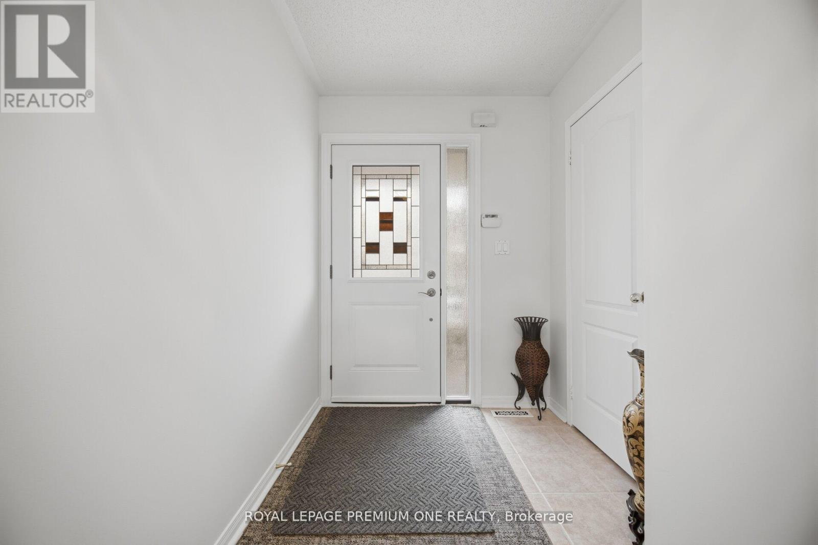 64 Mare Crescent, Toronto, Ontario  M9W 7E7 - Photo 4 - W13016106